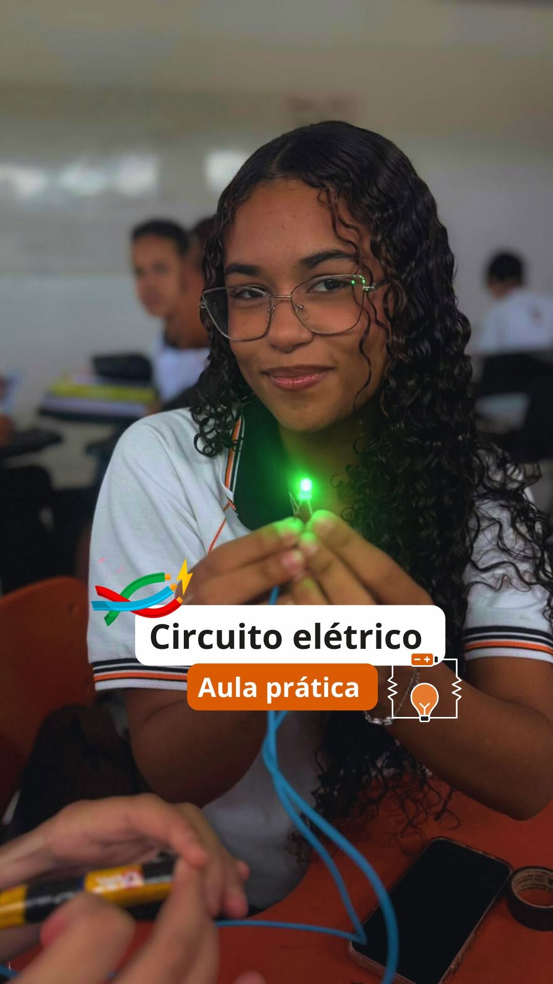 Aula Prática de Circuito Elétrico Simples: Iluminando o Conhecimento!